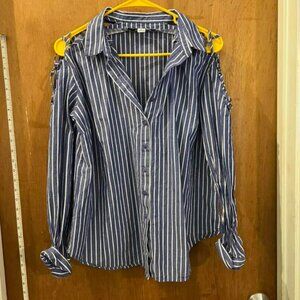 🐻 Size L - HYFVE - Blue and White Long Sleeve Blouse w/Trellis Trim
